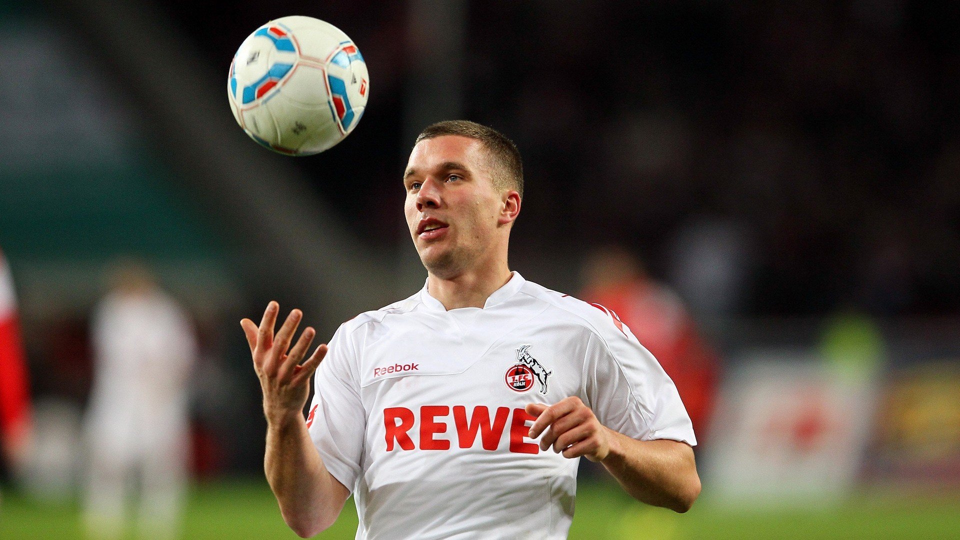 开云APP-压哨封盖：刘强在最后时刻成功封阻对手投篮，压哨选手什么意思